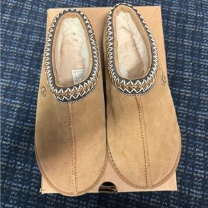 Women’s Ugg Slippers